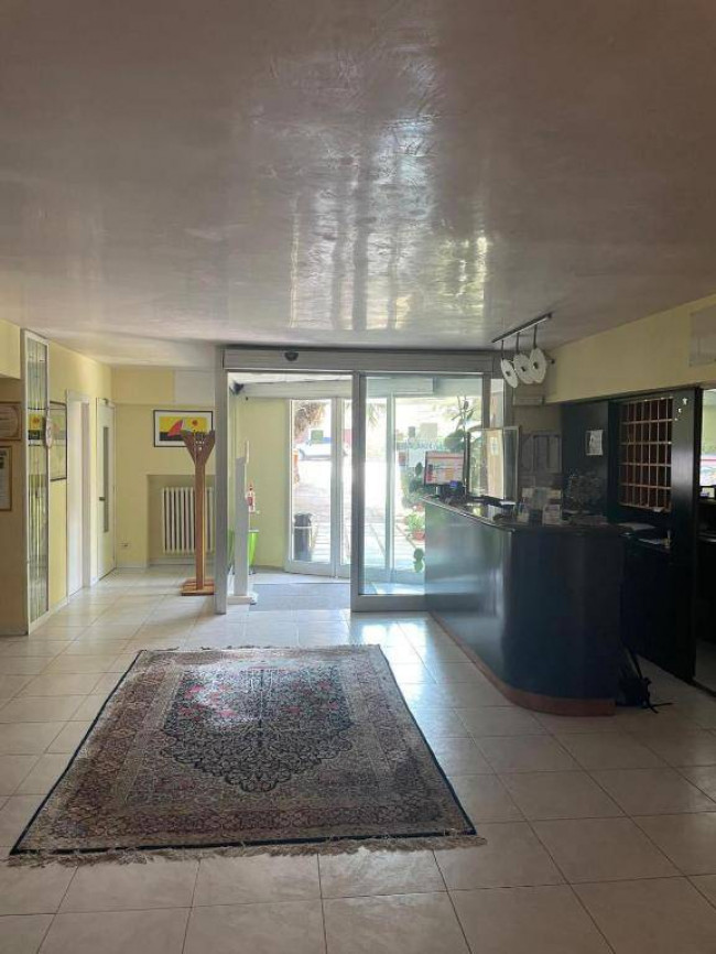 Hotel in vendita a Porto San Giorgio