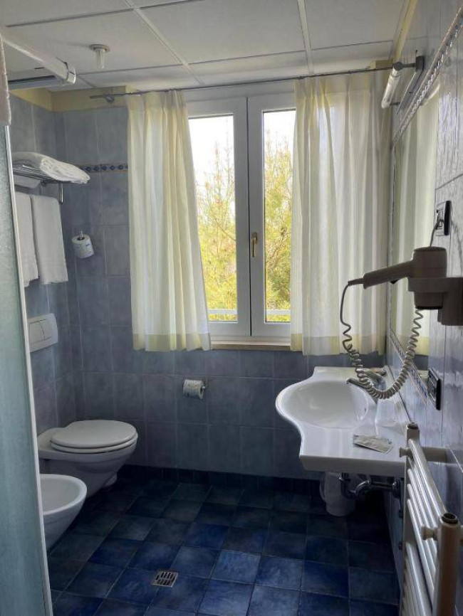 Hotel in vendita a Porto San Giorgio