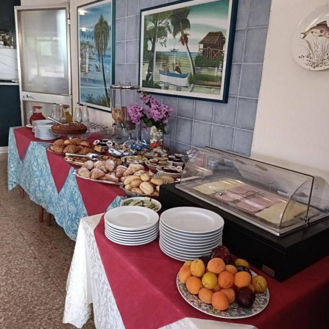 Hotel in vendita a Porto San Giorgio