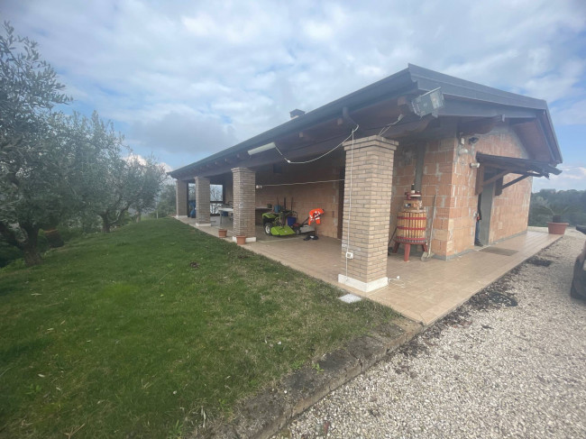 Casa singola in vendita a Monsampolo del Tronto