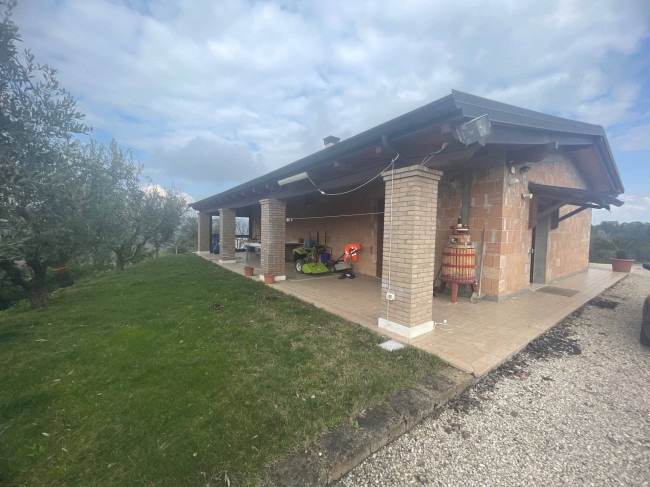 Casa singola in vendita a Monsampolo del Tronto