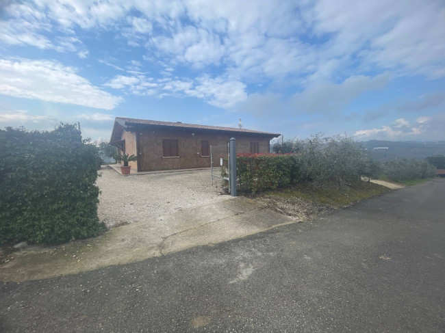 Casa singola in vendita a Monsampolo del Tronto