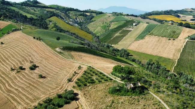 Casolare in vendita a Castignano