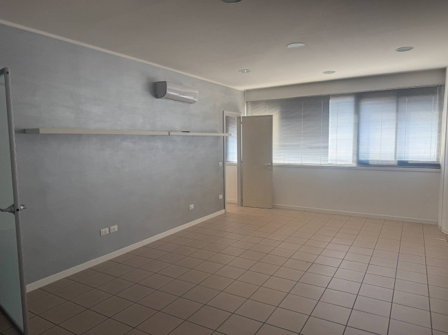 Studio/Ufficio in affitto a San Benedetto del Tronto