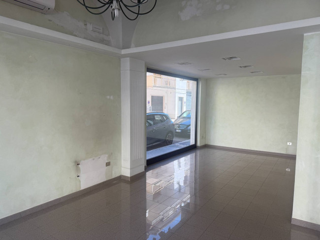 Locale commerciale in affitto a San Benedetto del Tronto