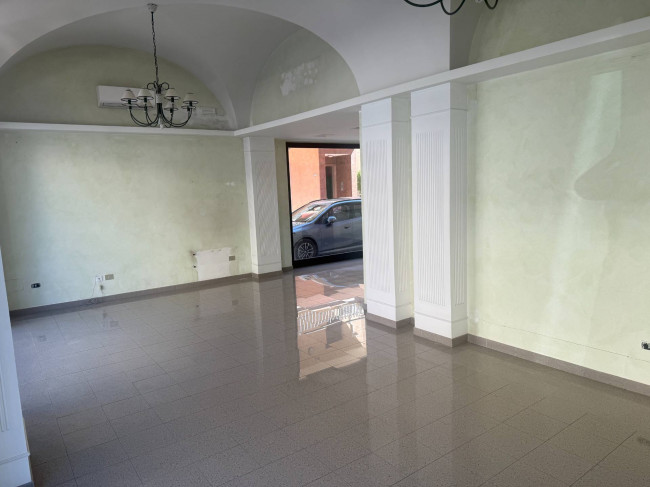 Locale commerciale in affitto a San Benedetto del Tronto