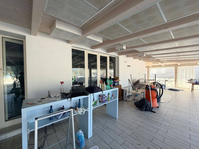 Locale commerciale in affitto a San Benedetto del Tronto