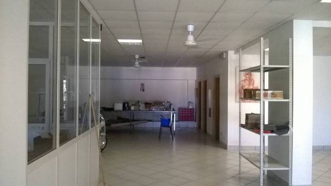 Locale commerciale in vendita a Monteprandone