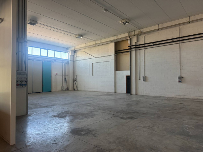 Locale artigianale in affitto a San Benedetto del Tronto