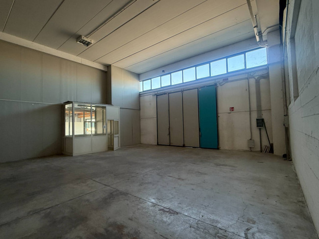 Locale artigianale in affitto a San Benedetto del Tronto