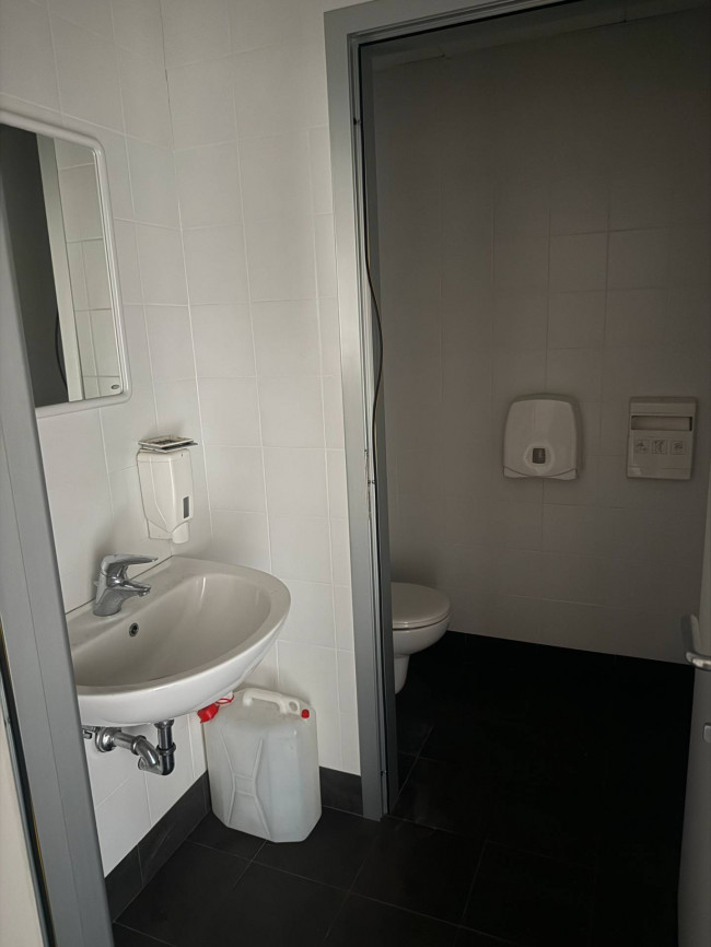Locale commerciale in affitto a San Benedetto del Tronto