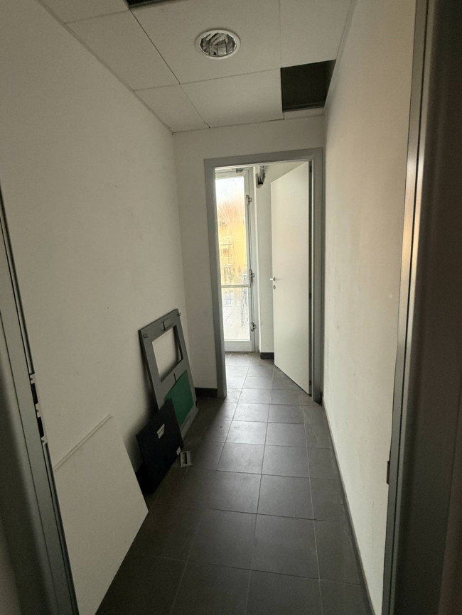 Locale commerciale in affitto a San Benedetto del Tronto