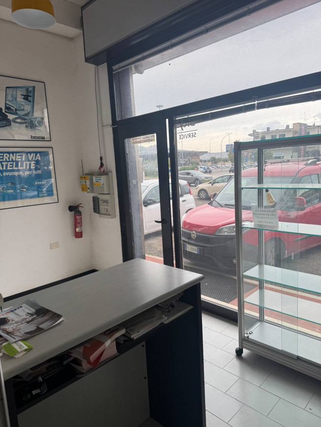 Locale commerciale in affitto a San Benedetto del Tronto