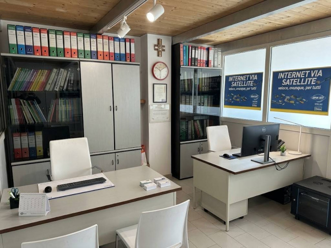 Locale commerciale in affitto a San Benedetto del Tronto