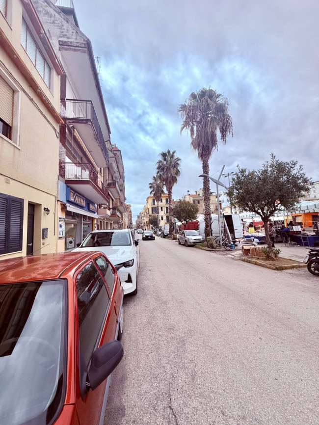 Locale commerciale in affitto a San Benedetto del Tronto