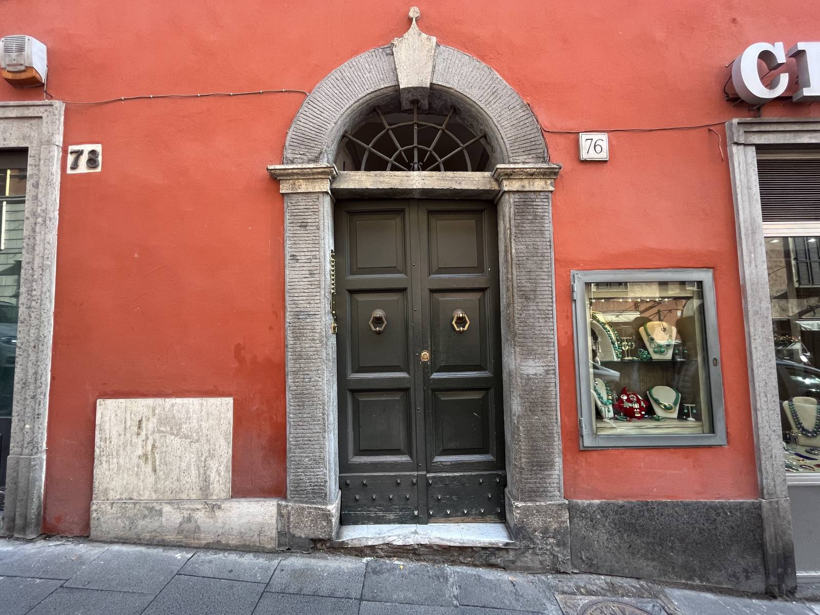1846904 Pentalocale in Via Francesco Crispi, Roma, Zona Centro Storico