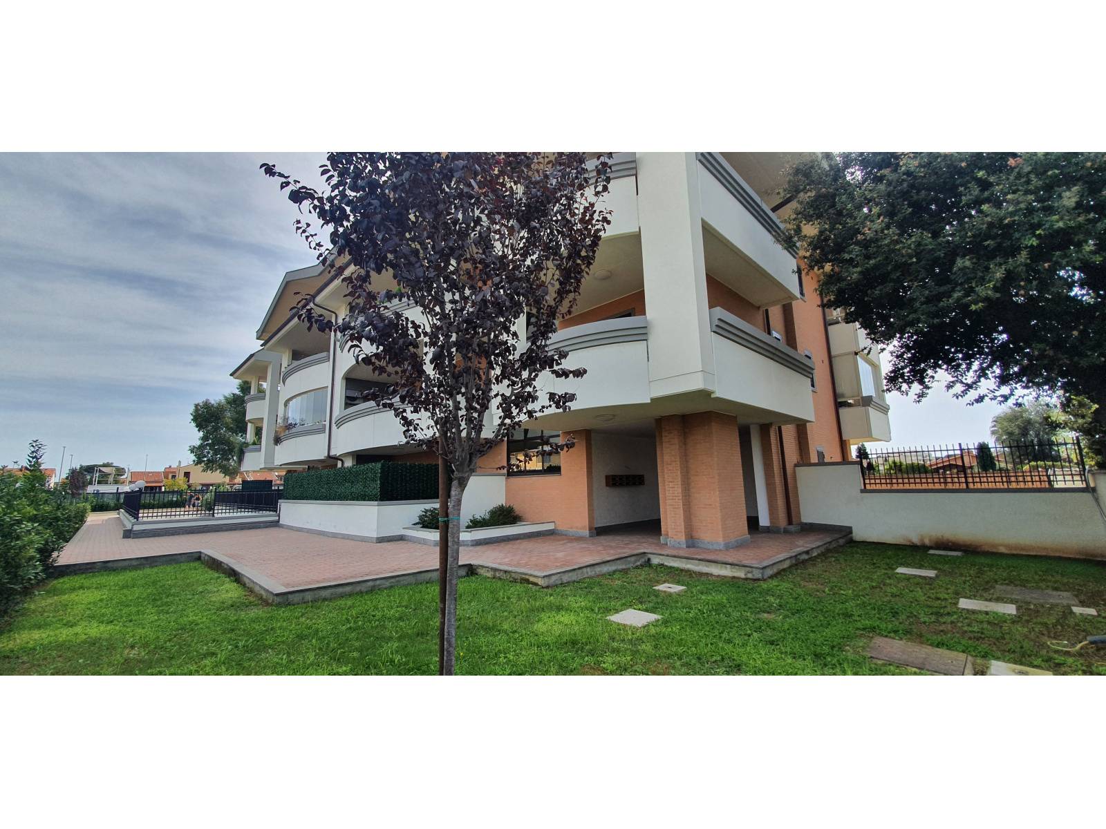 1111847855 Quadrilocale in Via Salorno, Roma, Zona Infernetto