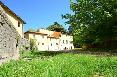 Borgo/Agriturismo in vendita a Crespina e Lorenzana