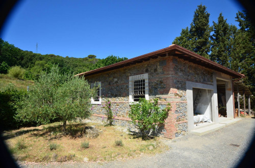 Rustico in vendita a Gabbro, Rosignano Marittimo (LI)