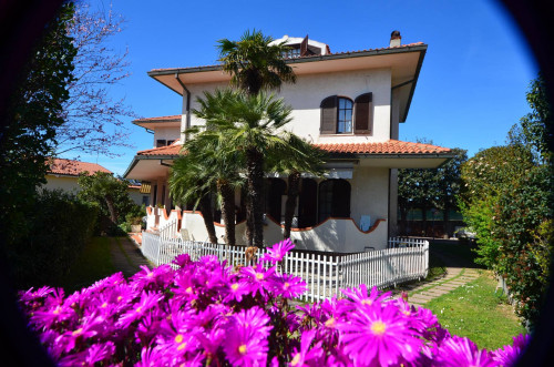 Villa in vendita a Rosignano Marittimo