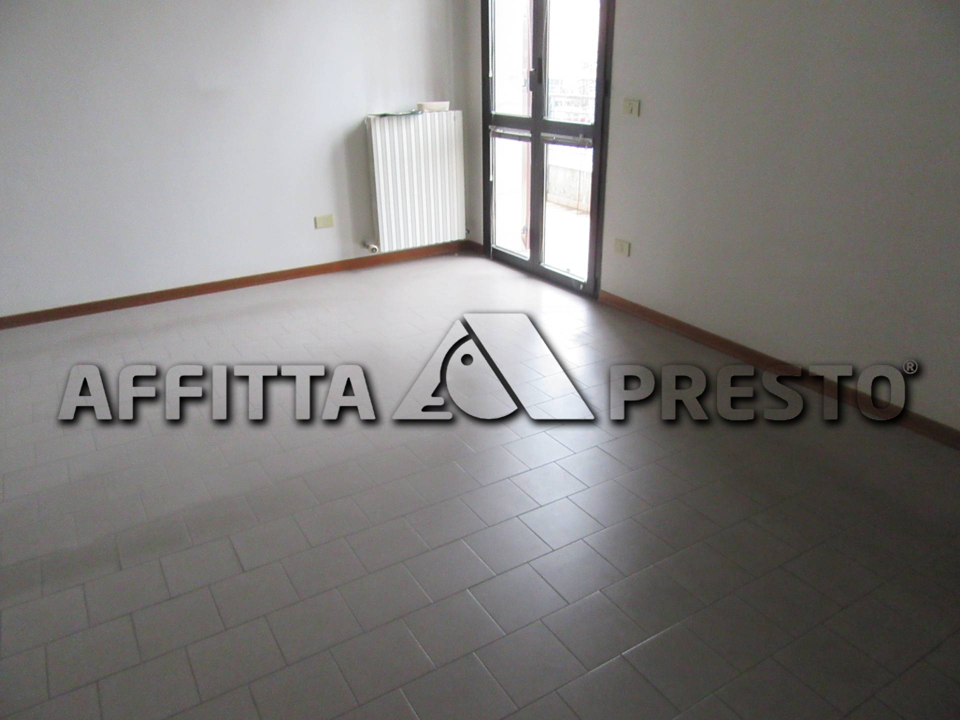 fondo commerciale in affitto firenze