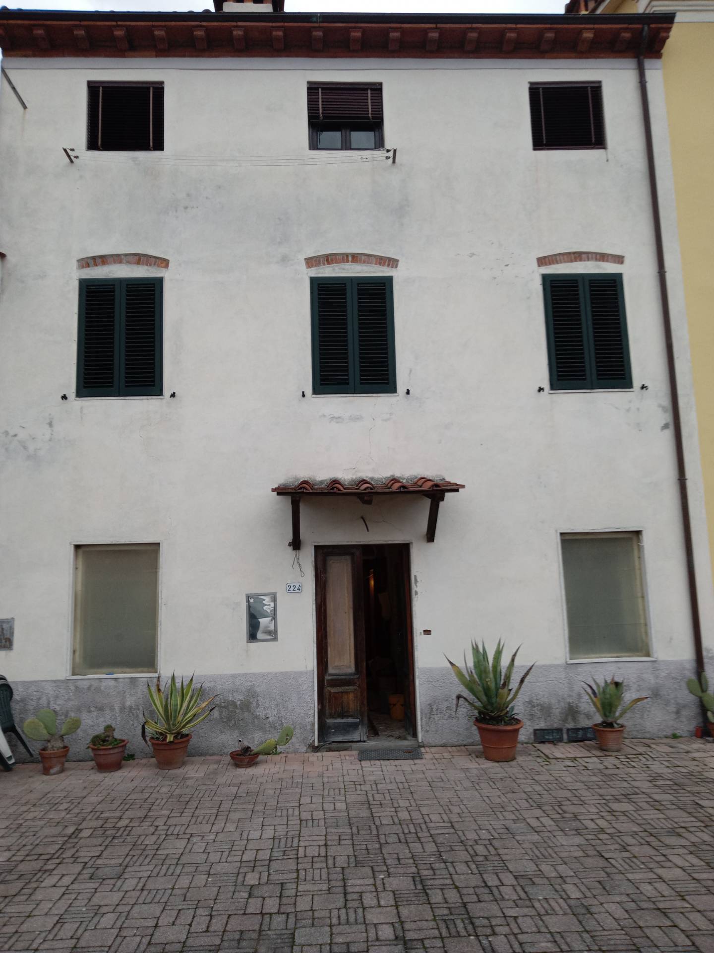 Immagine 1 di Casa indipendente in vendita  in S.Pietro a Vico a Lucca