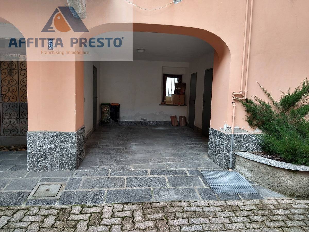 Garage/Box/Posto auto in affitto a Luino (VA)