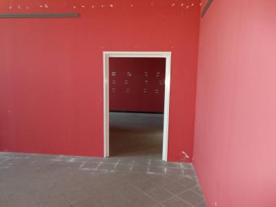 Fondo Commerciale in affitto a Forlì