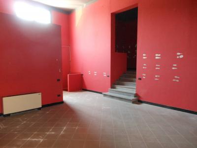 Fondo Commerciale in affitto a Forlì
