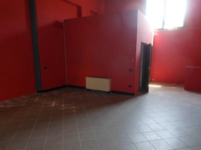 Fondo Commerciale in affitto a Forlì
