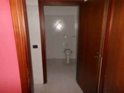 Fondo Commerciale in affitto a Forlì