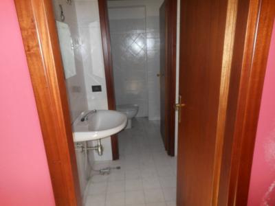 Fondo Commerciale in affitto a Forlì