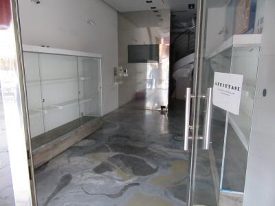 Negozio in affitto a Forlì