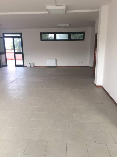 Fondo Commerciale in affitto a Empoli
