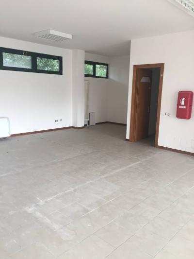 Fondo Commerciale in affitto a Empoli