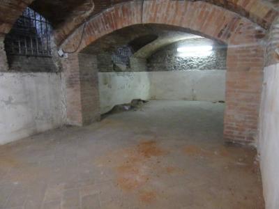 Fondo Commerciale in affitto a Forlì