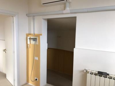 Ufficio in affitto a Capraia e Limite