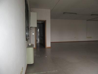 Fondo Commerciale in affitto a Forlì