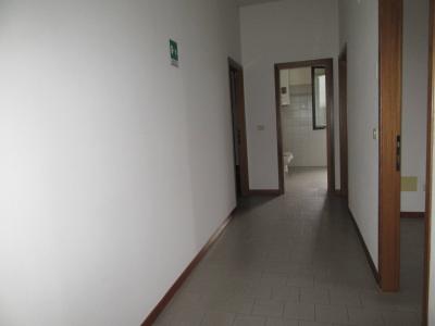 Fondo Commerciale in affitto a Forlì