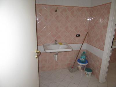 Negozio in affitto a Forlì