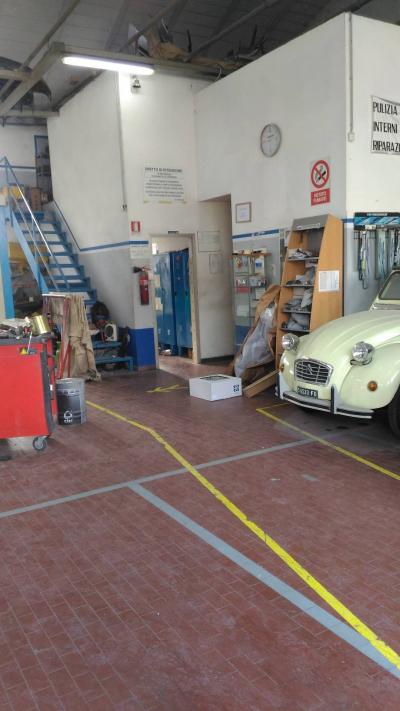 Fondo Artigianale in affitto a Forlì