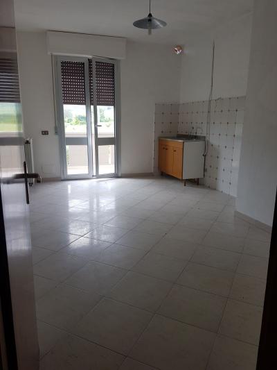 Fondo Artigianale in affitto a Empoli