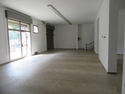 Fondo Commerciale in affitto a Forlì