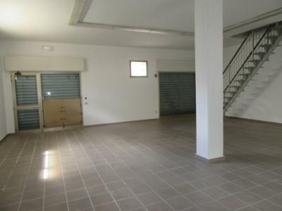 Fondo Commerciale in affitto a Forlì