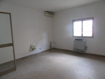 Fondo Commerciale in affitto a Forlì