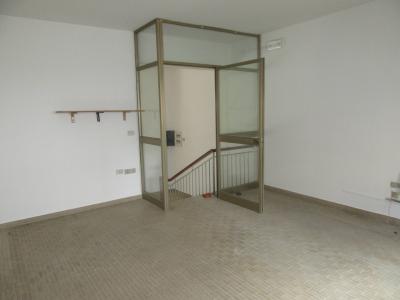 Fondo Commerciale in affitto a Forlì