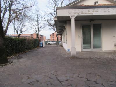 Fondo Commerciale in affitto a Forlì
