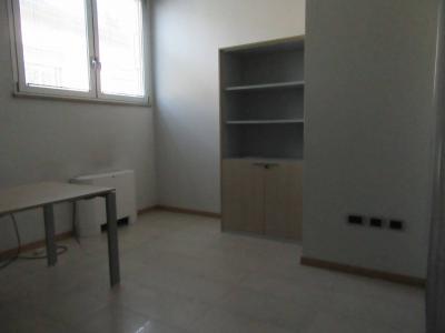 Fondo Commerciale in affitto a Forlì