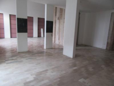 Fondo Commerciale in affitto a Forlì