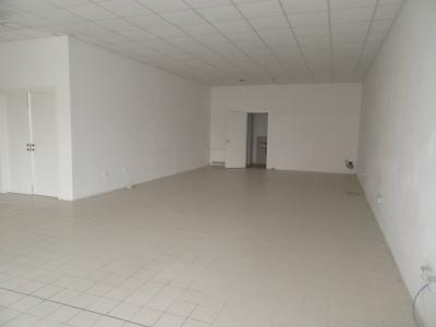 Fondo Commerciale in affitto a Forlì